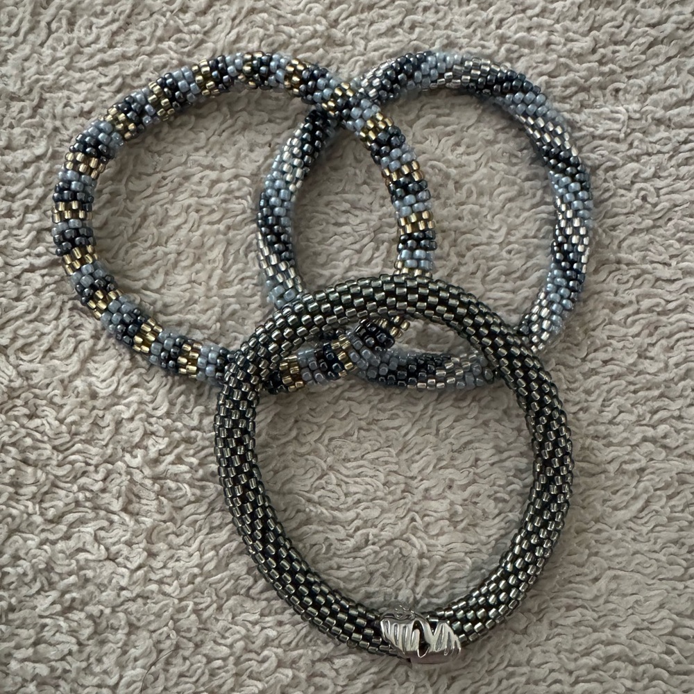 Set of Three Beaded Bracelets in Gray and Gold